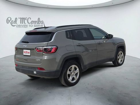 Used 2023 Jeep Compass Latitude w/ Convenience Group AWD/4WD image 5