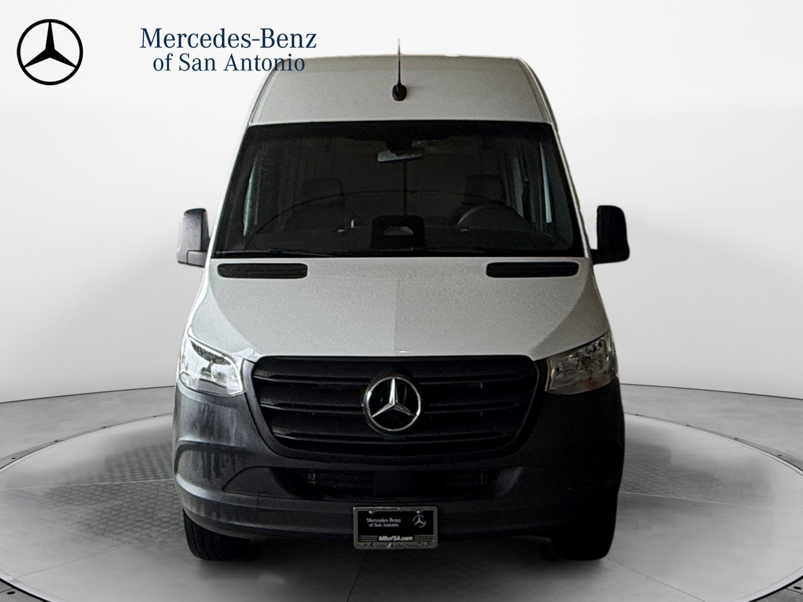 Used 2025 Mercedes-Benz Sprinter 2500 image 2