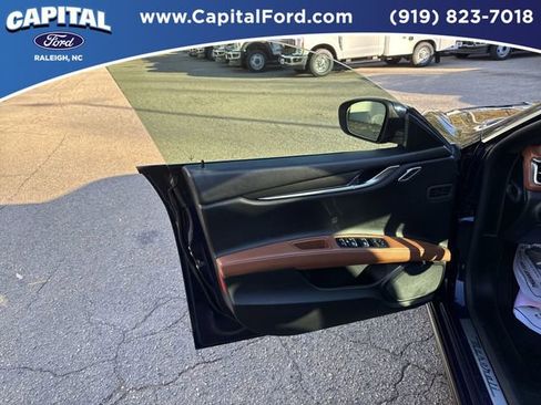 Used 2019 Maserati Ghibli S image 19