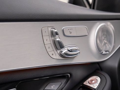 Used 2019 Mercedes-Benz GLC 300 4MATIC image 14