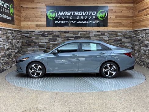 Used 2023 Hyundai Elantra SEL w/ Convenience Package image 6