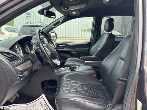 Used 2019 Dodge Grand Caravan GT FWD image 16