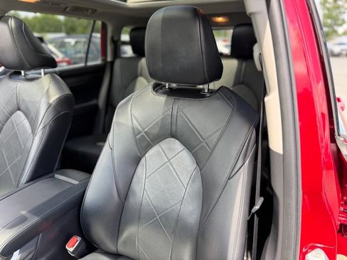 Used 2022 Toyota Highlander Platinum AWD/4WD image 13