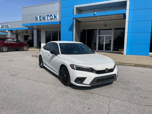 Used 2023 Honda Civic Sport image 2