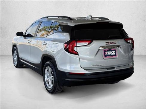 Used 2022 GMC Terrain SLE w/ Driver Convenience Package FWD image 3