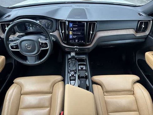 Used 2021 Volvo XC60 T5 Inscription FWD image 13