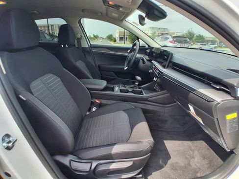 Used 2025 Kia K5 LXS FWD image 12