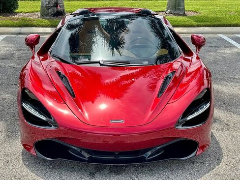 Used 2022 McLaren 720S Luxury RWD image 3