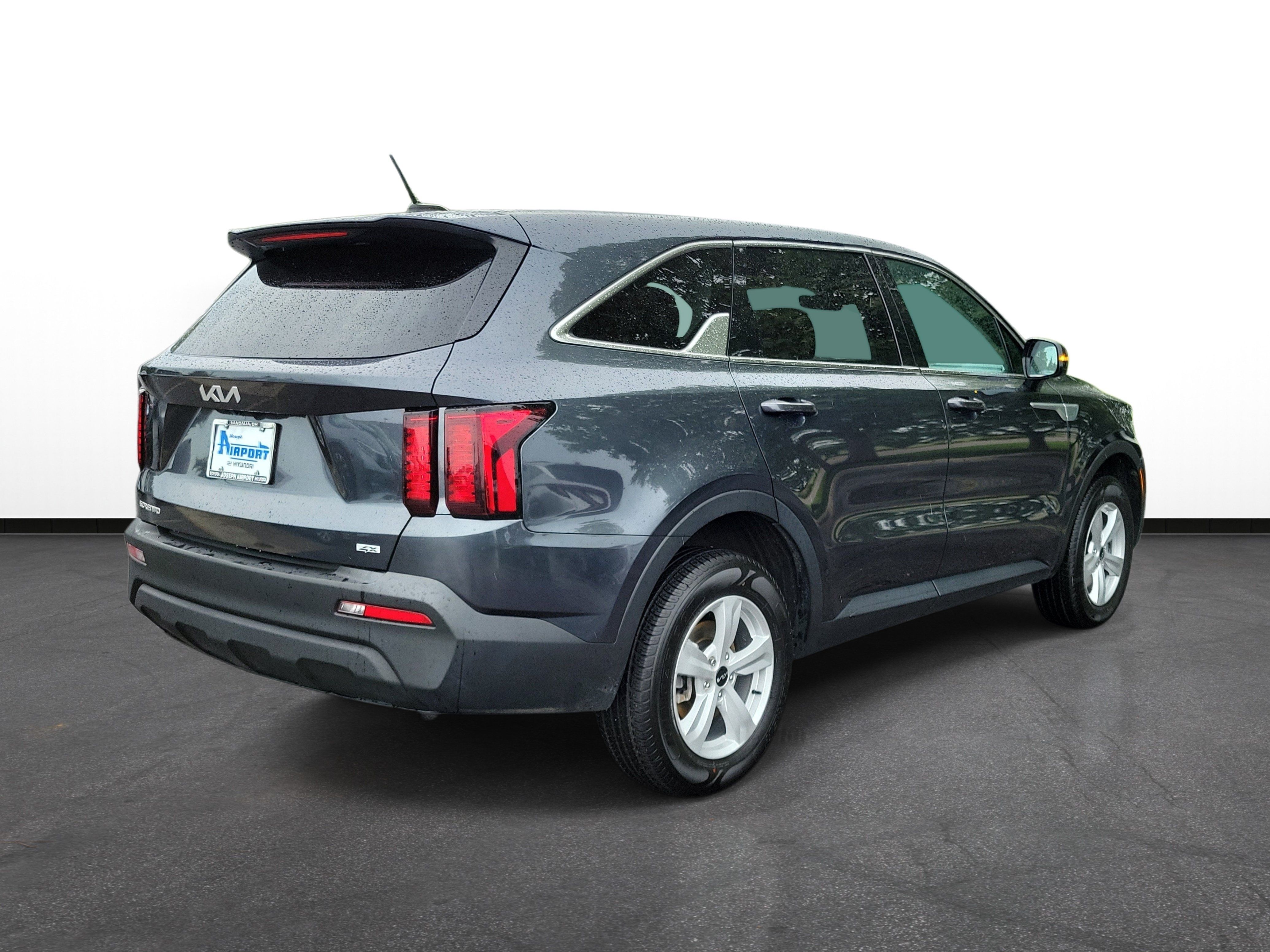 Used 2023 Kia Sorento LX AWD/4WD image 4