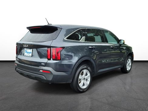 Used 2023 Kia Sorento LX AWD/4WD image 4