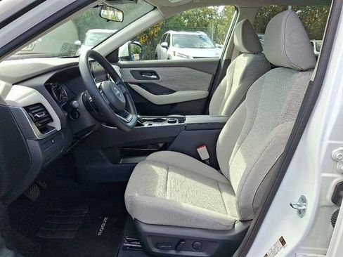 Used 2023 Nissan Rogue SV image 44