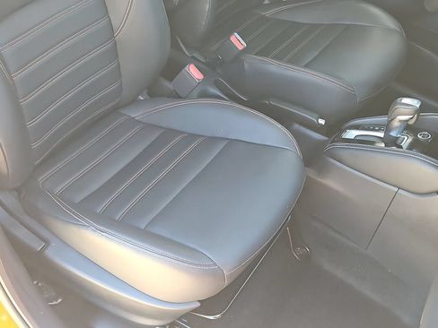 Used 2020 Nissan Kicks SR w/ SR Premium Package FWD image 33