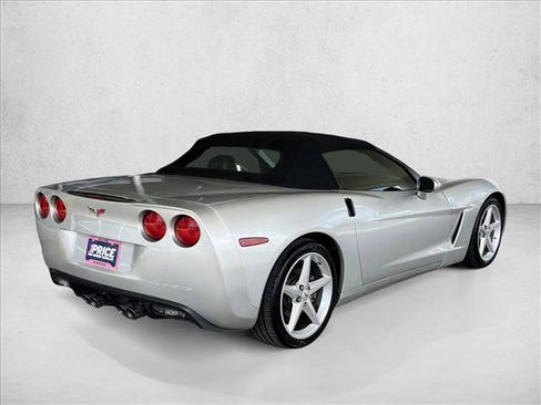 Used 2012 Chevrolet Corvette Convertible RWD image 6