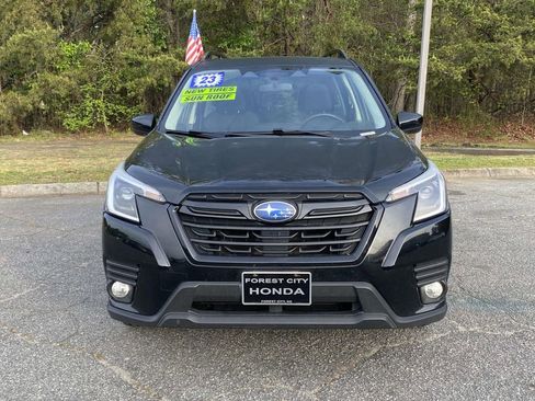 Used 2023 Subaru Forester Premium AWD/4WD image 7