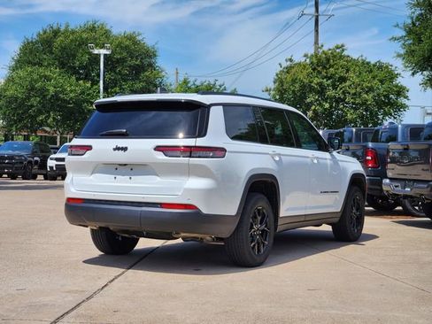 Certified 2025 Jeep Grand Cherokee L Altitude RWD image 7