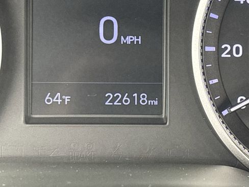 Used 2020 Hyundai Elantra SE image 28