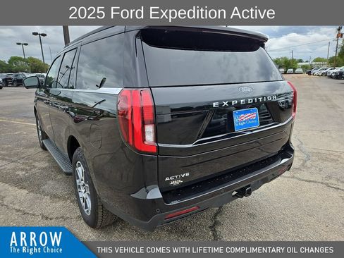 Used 2025 Ford Expedition Active AWD/4WD image 9