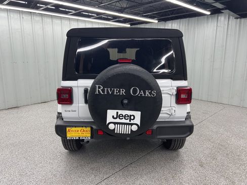 Used 2024 Jeep Wrangler Sahara image 5