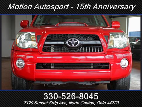 Used 2011 Toyota Tacoma 4x4 Double Cab w/ TRD Sport Pkg image 3