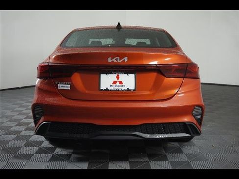Used 2024 Kia Forte LXS image 6