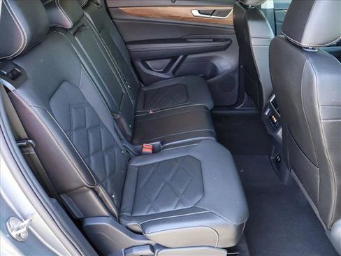 Used 2025 Volkswagen Atlas SE AWD/4WD image 22