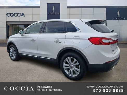 Used 2017 Lincoln MKX Select w/ Select Plus Package AWD/4WD image 6
