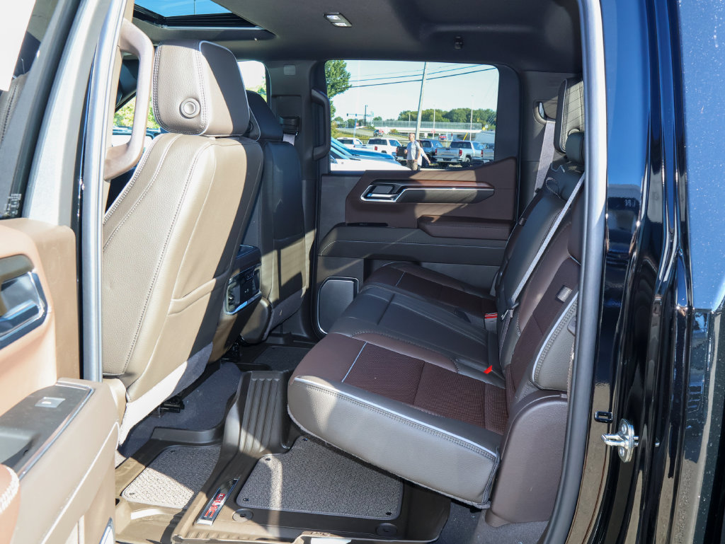 New 2026 GMC Sierra 1500 Denali w/ Denali Reserve Package AWD/4WD image 11