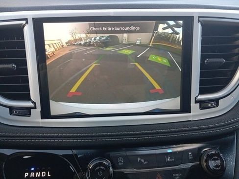 New 2026 Chrysler Pacifica Select image 5