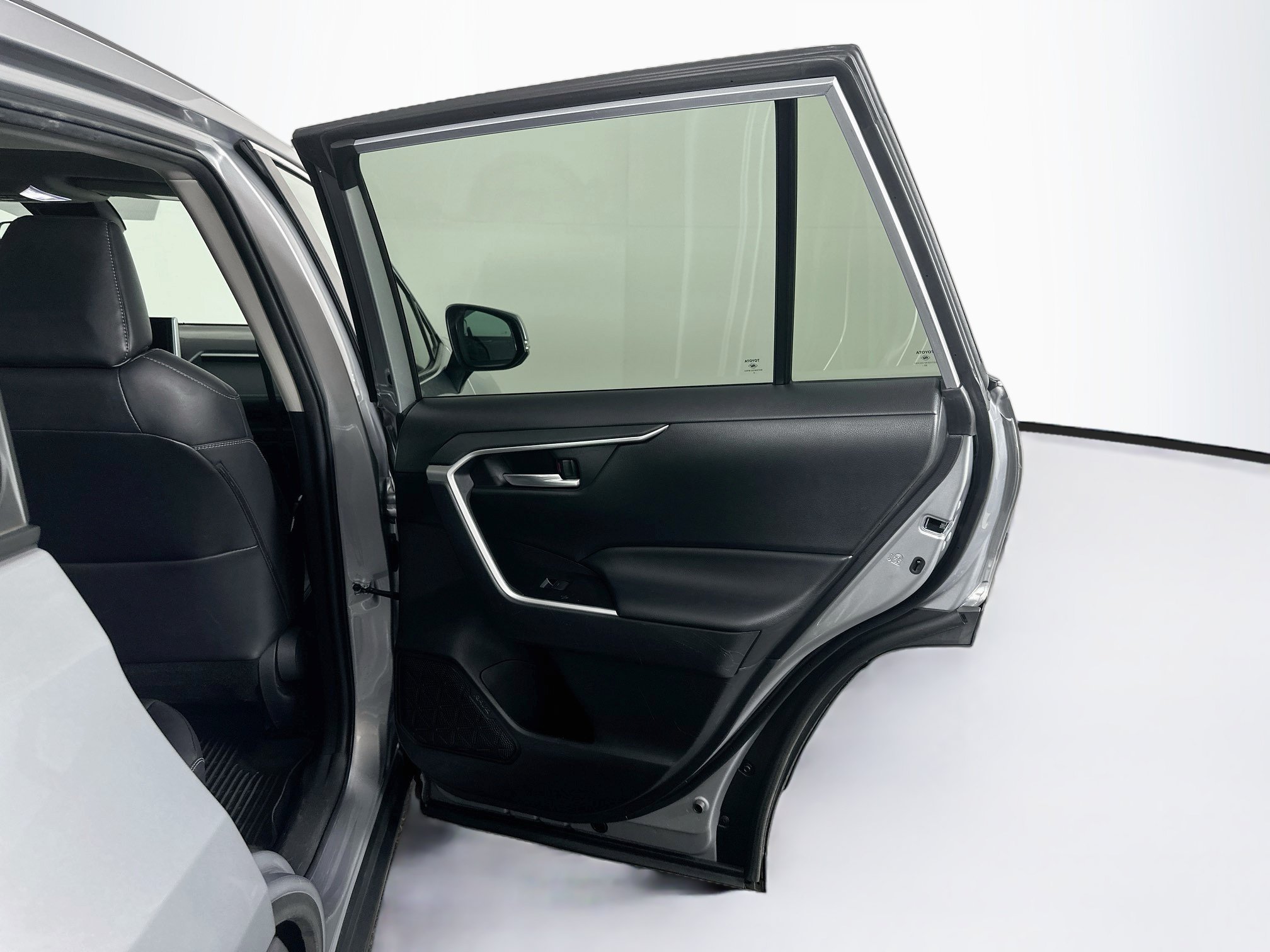 Used 2023 Toyota RAV4 XLE Premium FWD image 30