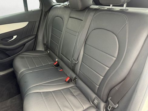 Used 2020 Mercedes-Benz GLC 300 4MATIC image 13