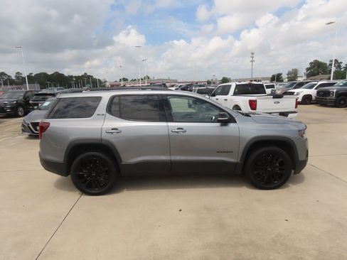 Used 2023 GMC Acadia SLE w/ Driver Convenience Package FWD image 10