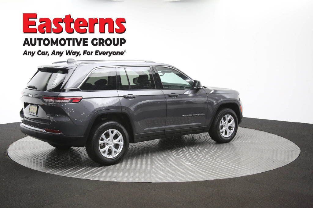 Used 2023 Jeep Grand Cherokee Limited AWD/4WD image 46