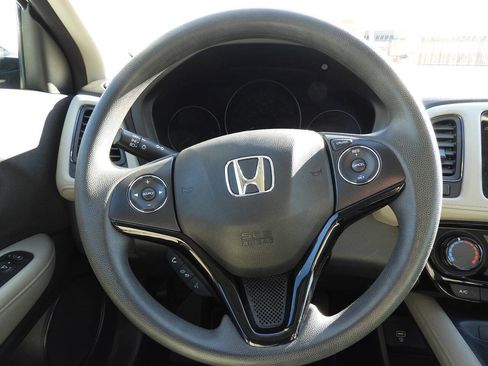 Used 2020 Honda HR-V LX image 19