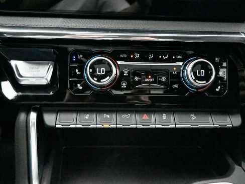 New 2026 GMC Sierra 3500 Denali w/ Denali Reserve Package image 15