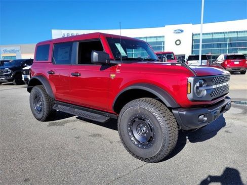 New 2025 Ford Bronco Badlands w/ Sasquatch Package image 1