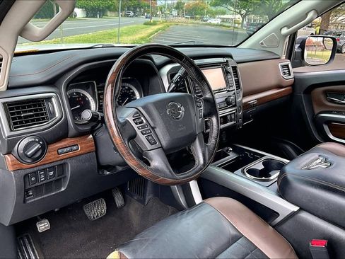 Used 2018 Nissan Titan Platinum Reserve w/ Platinum Utility Package AWD/4WD image 13