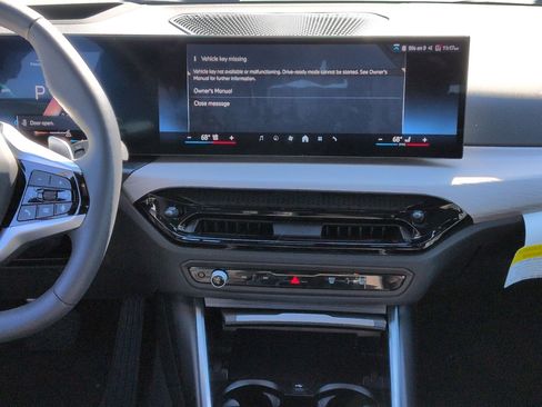 Used 2025 BMW 330i Sedan w/ Premium Package image 30