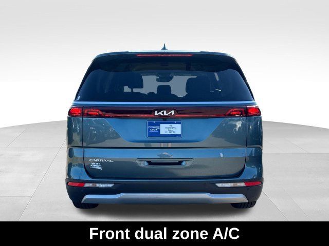 Used 2024 Kia Carnival EX FWD image 6