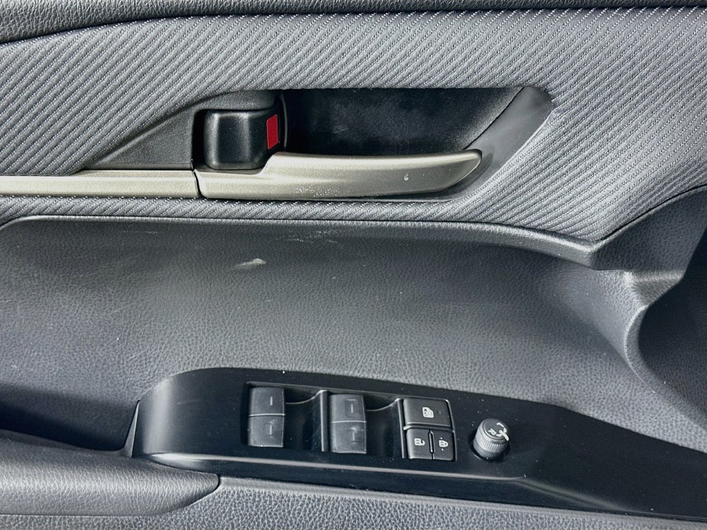 Used 2025 Toyota Camry SE FWD image 18