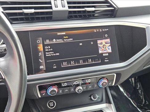 Used 2024 Audi Q3 2.0T Premium w/ Convenience Package image 14