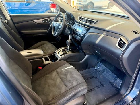 Used 2016 Nissan Rogue S w/ Appearance Package FWD image 14