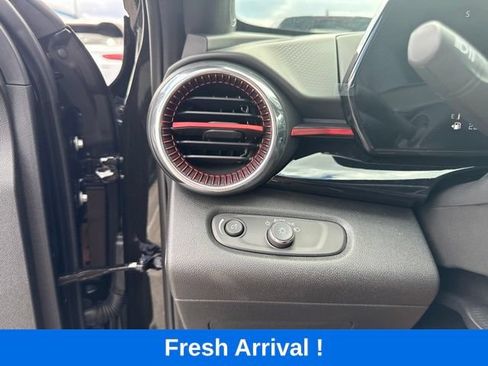 Used 2026 Chevrolet Trax RS w/ Driver Confidence Package FWD image 9
