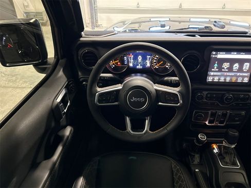 Used 2023 Jeep Gladiator Overland image 30