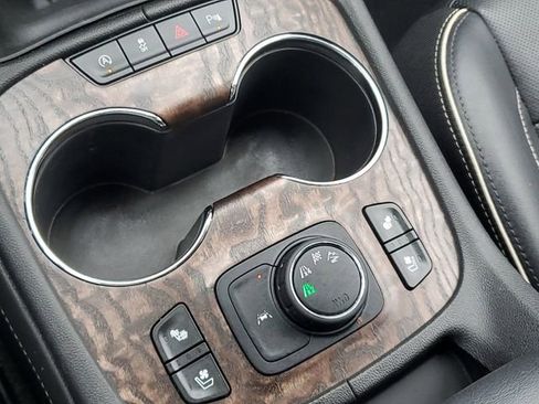 Certified 2020 GMC Acadia Denali AWD/4WD image 30
