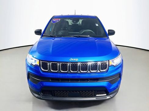 Used 2023 Jeep Compass Sport AWD/4WD image 3