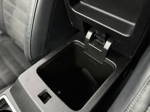 Used 2023 Mitsubishi Outlander SE image 27