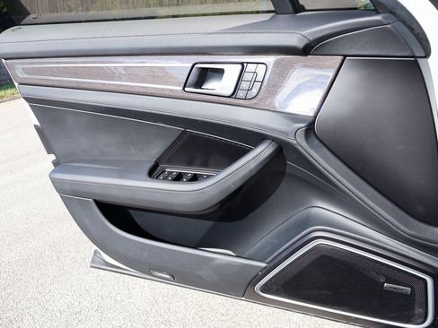 Used 2022 Porsche Panamera 4 Platinum Edition w/ Assistance Package image 34