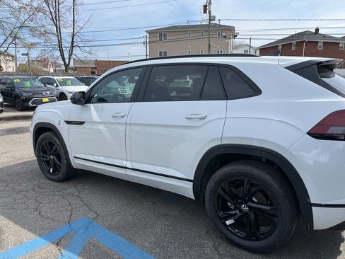 New 2026 Volkswagen Atlas Cross Sport SEL R-Line AWD/4WD image 14