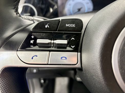 Used 2023 Hyundai Elantra Limited image 16