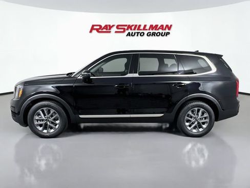Used 2023 Kia Telluride LX AWD/4WD image 4